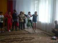 Второй этап: прыжок в длину с места....