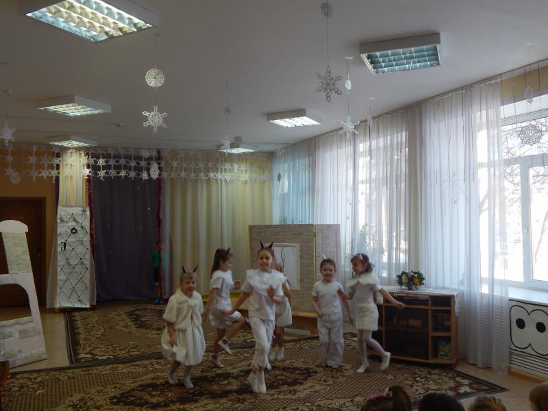 мы и пели и плясали, а еще мы маму ждали...