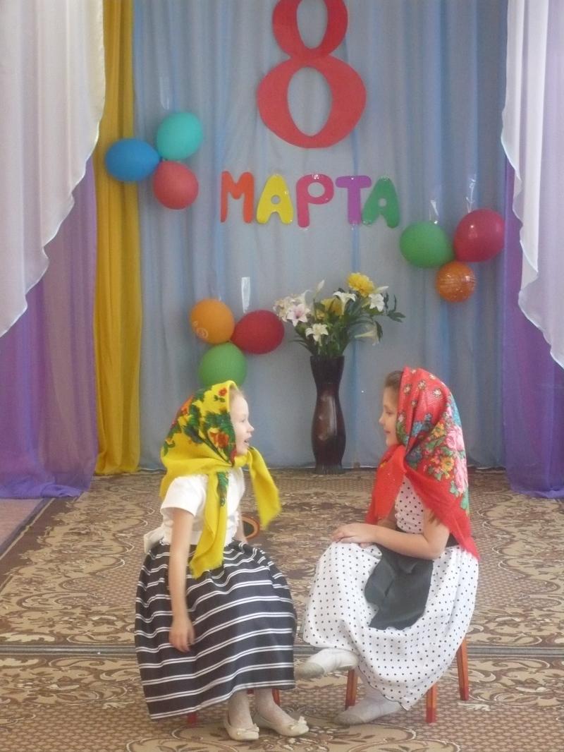 миниатюра: бабушки - старушки во время празднования дня 8 Марта